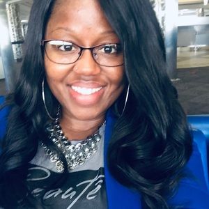 Meet your Posher, Javana